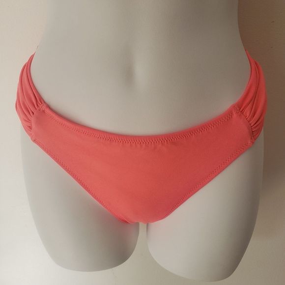 Victoria's Secret bikini - Picture 5 of 9